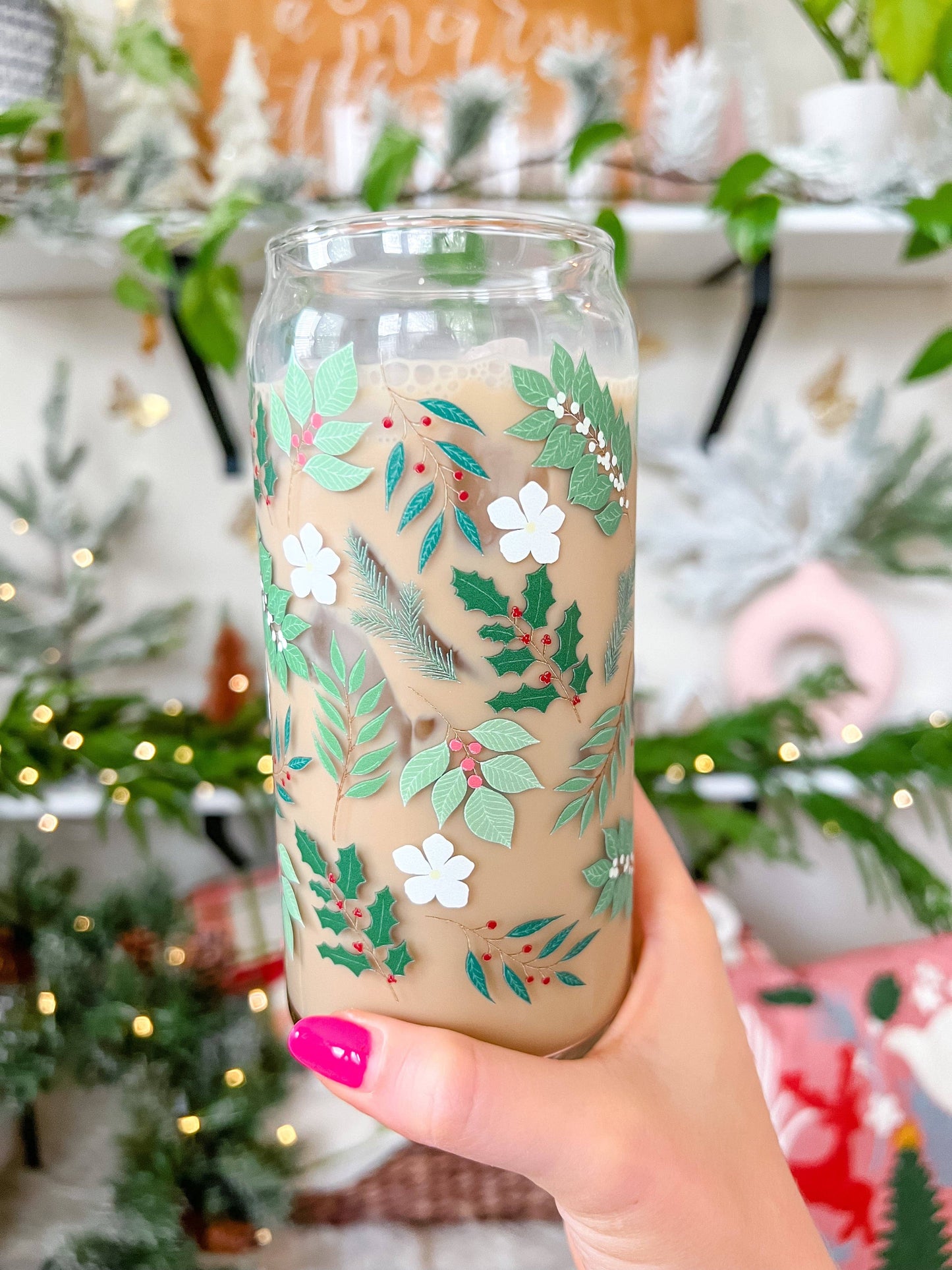 20oz Holly Leaves Glass